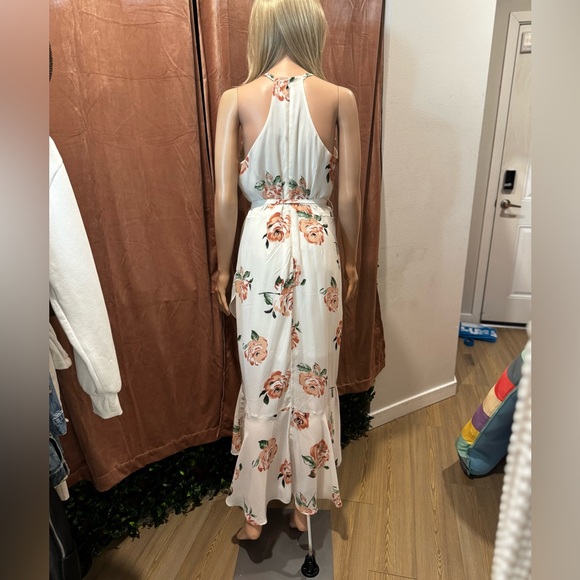 Disney Summer dress, off white+floral, back zip, tie waist, ruffled, lined. - Picture 2 of 12